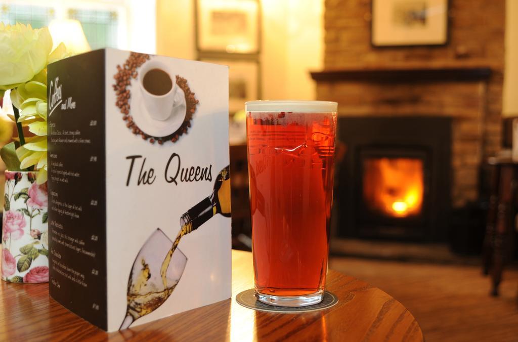 Queens Arms Country Inn กลอสซ็อป ภายนอก รูปภาพ