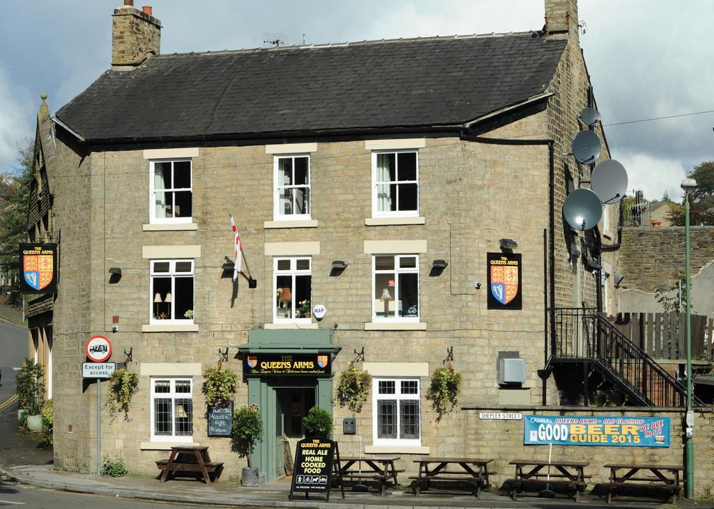 Queens Arms Country Inn กลอสซ็อป ภายนอก รูปภาพ