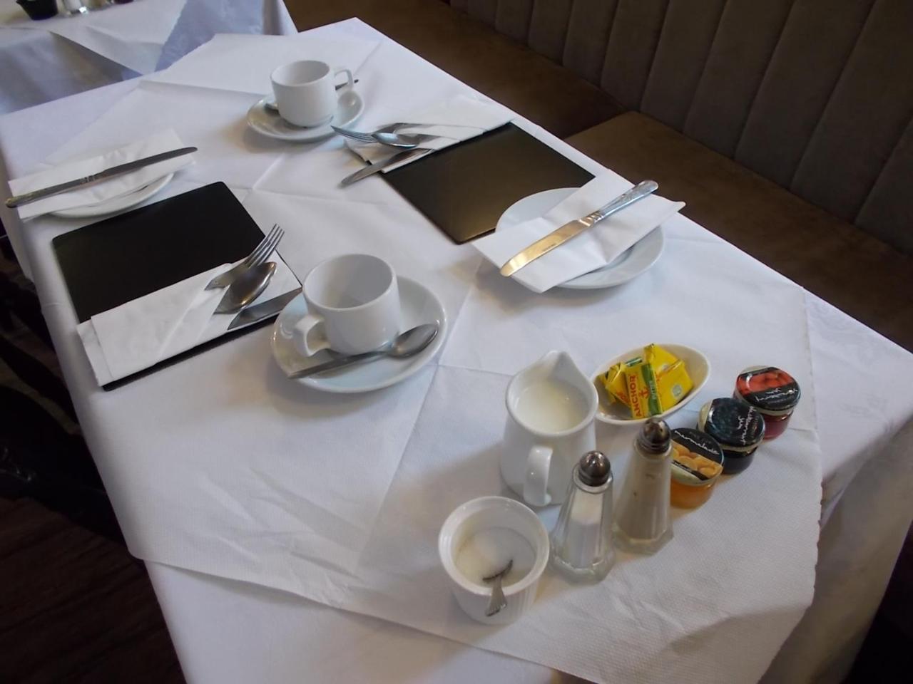 Queens Arms Country Inn กลอสซ็อป ภายนอก รูปภาพ